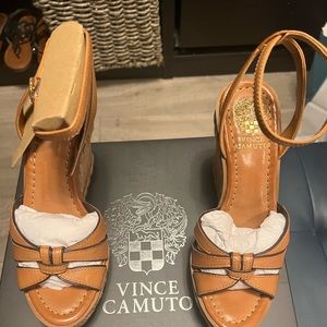 Brand new, Vince Camuto, Tan Wedges